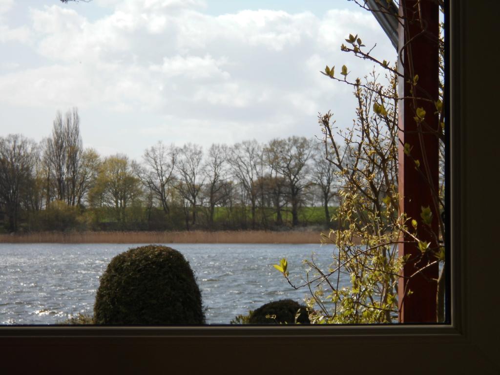 נוירופין Bungalow Idylle Am See מראה חיצוני תמונה