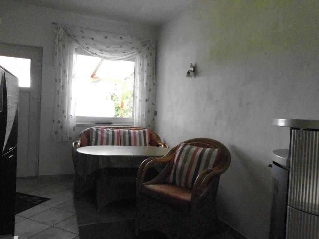 נוירופין Bungalow Idylle Am See מראה חיצוני תמונה